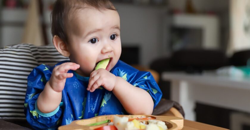 What is baby-led weaning and what are the benefits for your baby ...