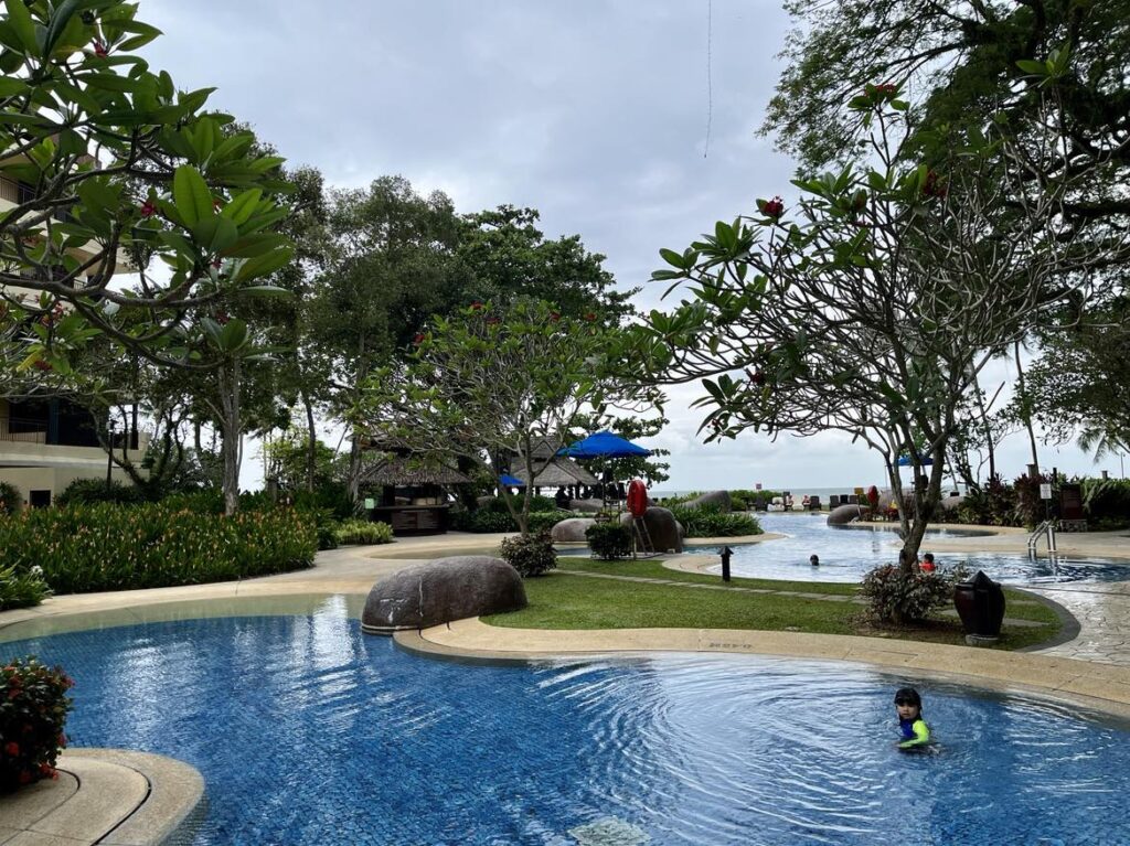 Shangri-La Sayang Garden Wing lagoon pool